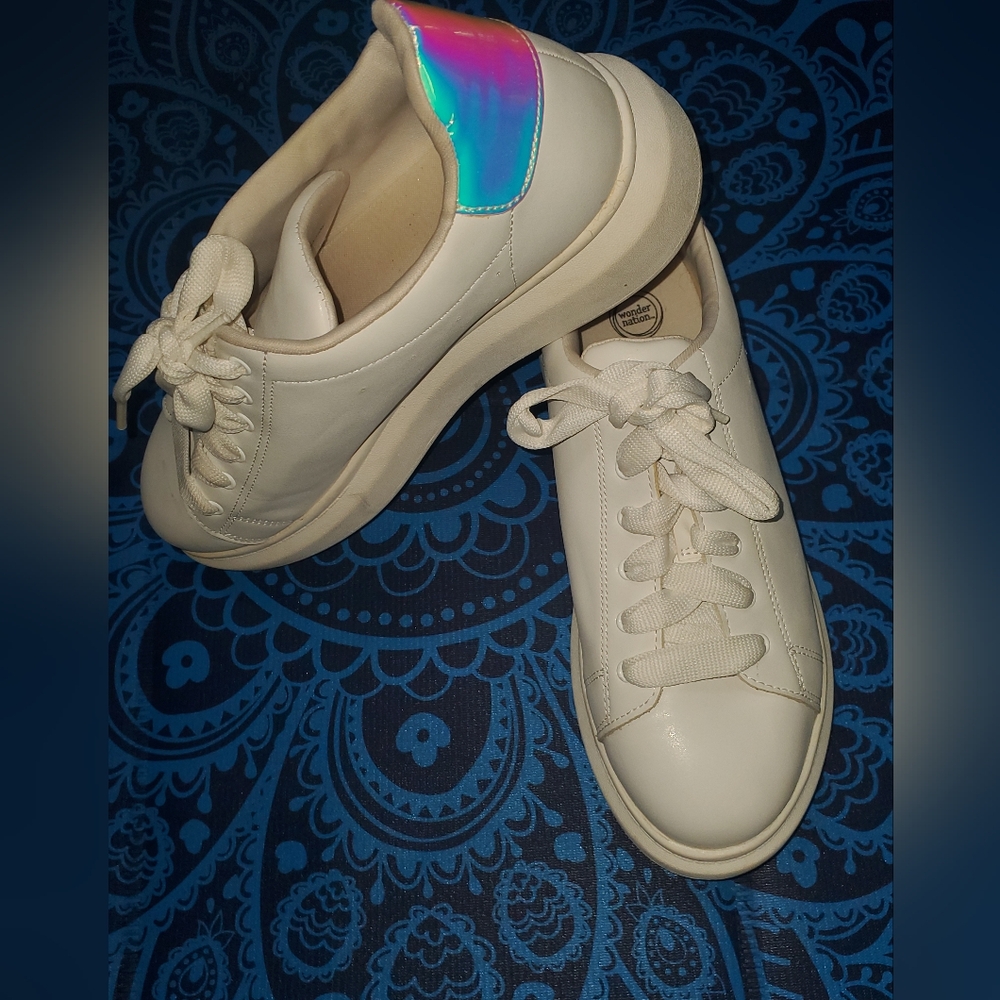 White with Iridescent Big Girl Sz 6 Tennis Shoe